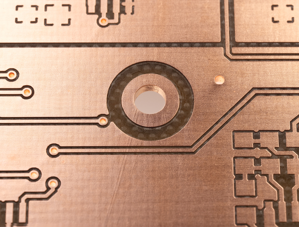 Relier les couches conductrices